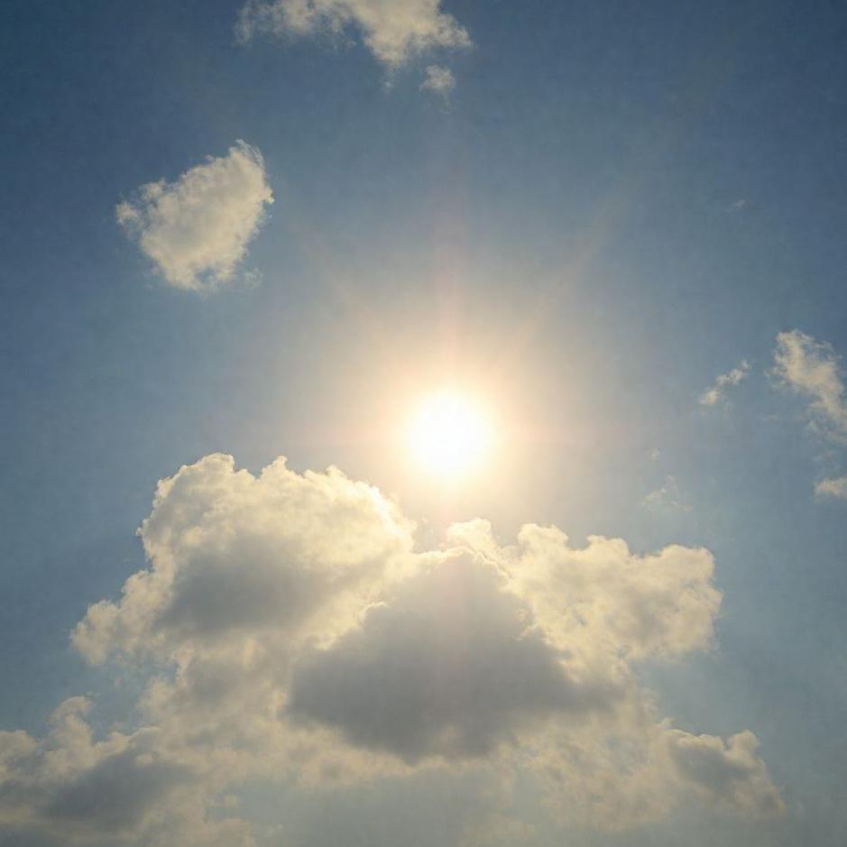 Dream : A bright light in the sky in a dream