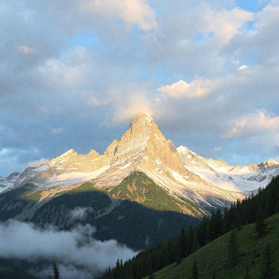 Dream : A magnificent mountain in a dream