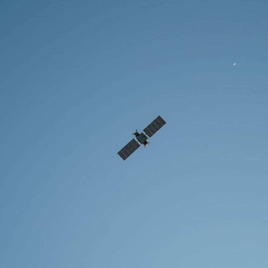 Dream : A satellite in the sky in a dream