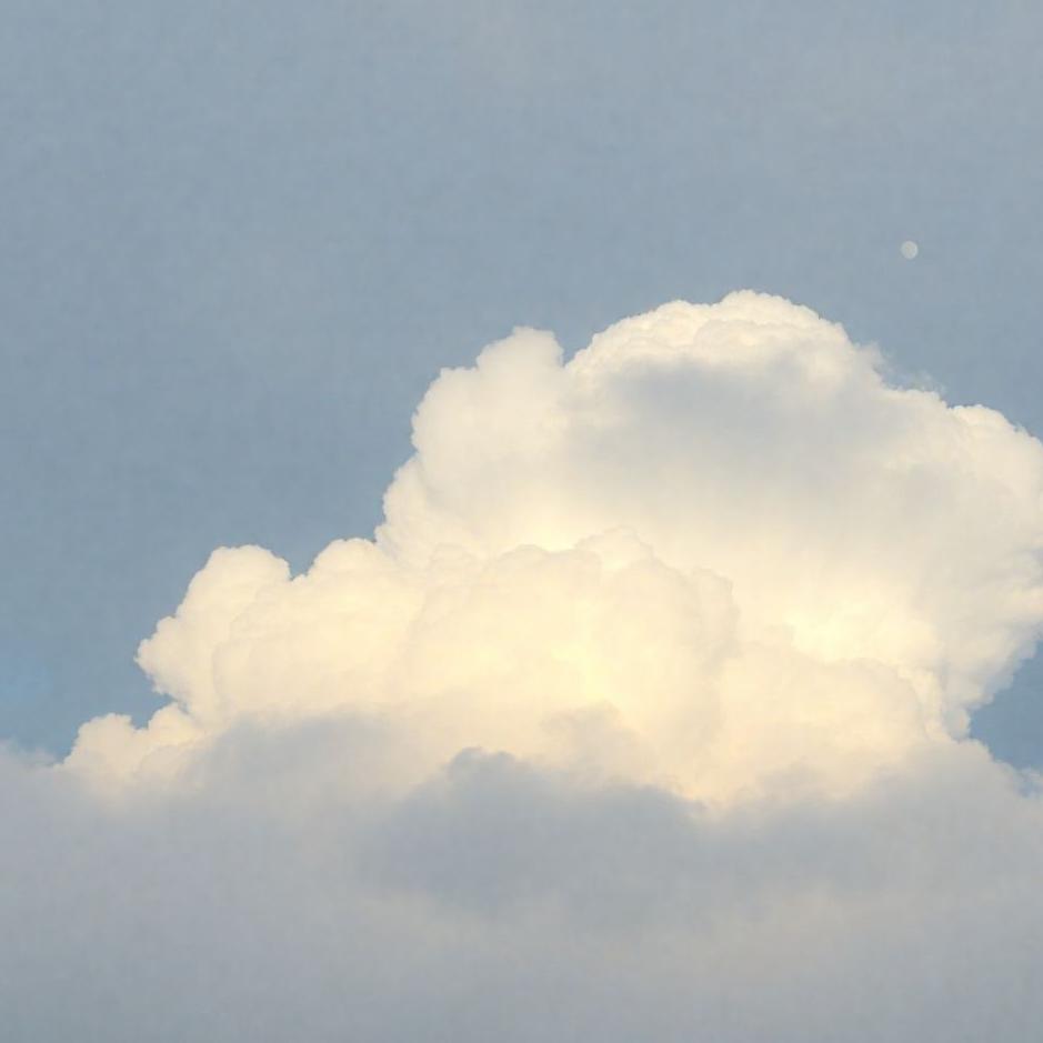 Dream Dictionary : Being in the cloud 