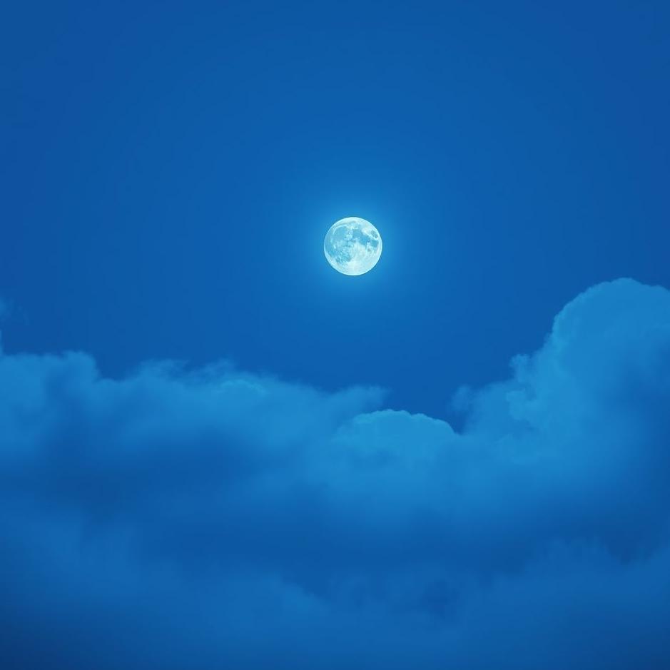 Dream : Blue moon in a dream