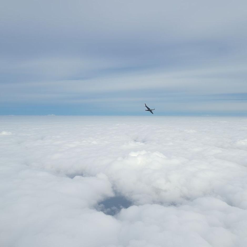 Dream Dictionary : Flying above the cloud 