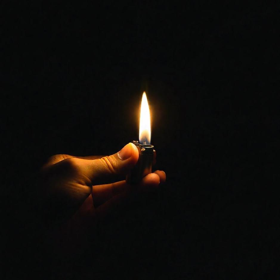 Dream : Lighting a lighter in the dark in a dream