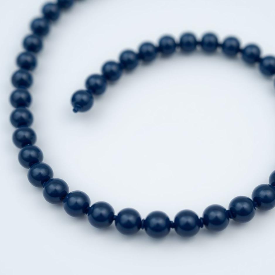 Dream : Navy blue beads in a dream