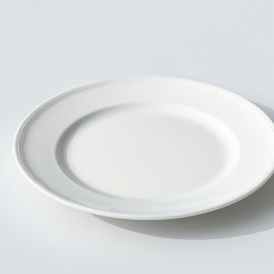 Dream : Porcelain white plate in a dream