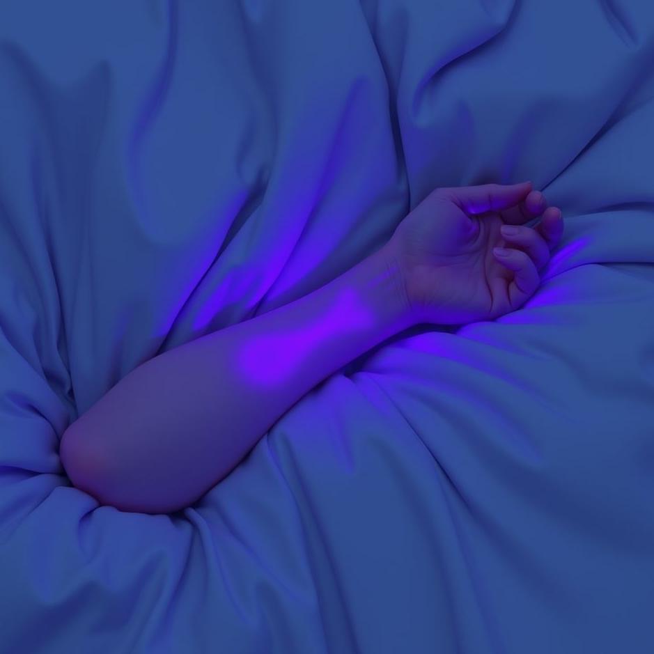 Dream : Seeing your arm turning purple in your dream