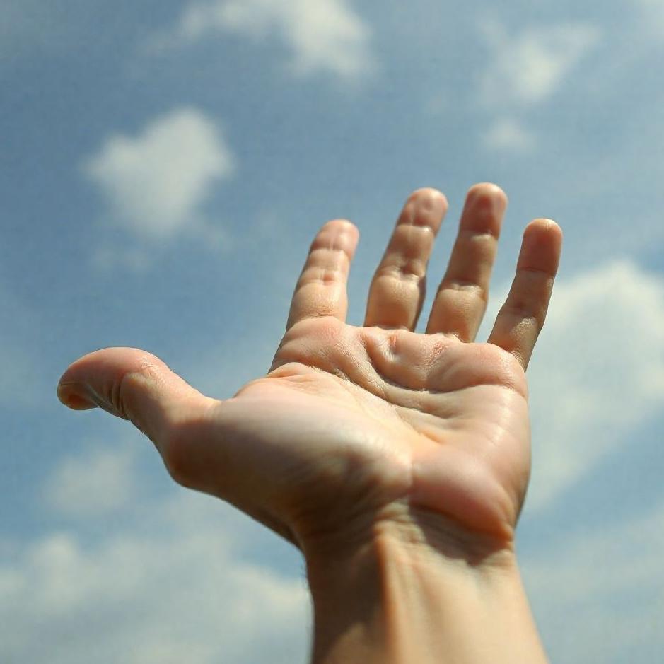 Dream : Squeezing the palm in the dream