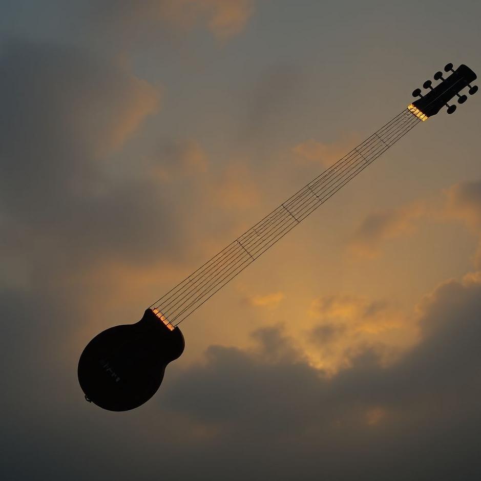 Dream : String of a saz in a dream