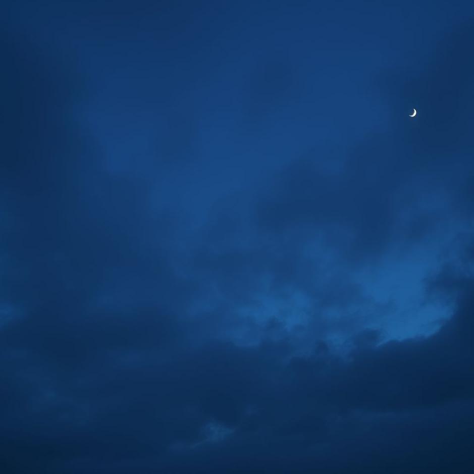 Dream : The sky dark in a dream