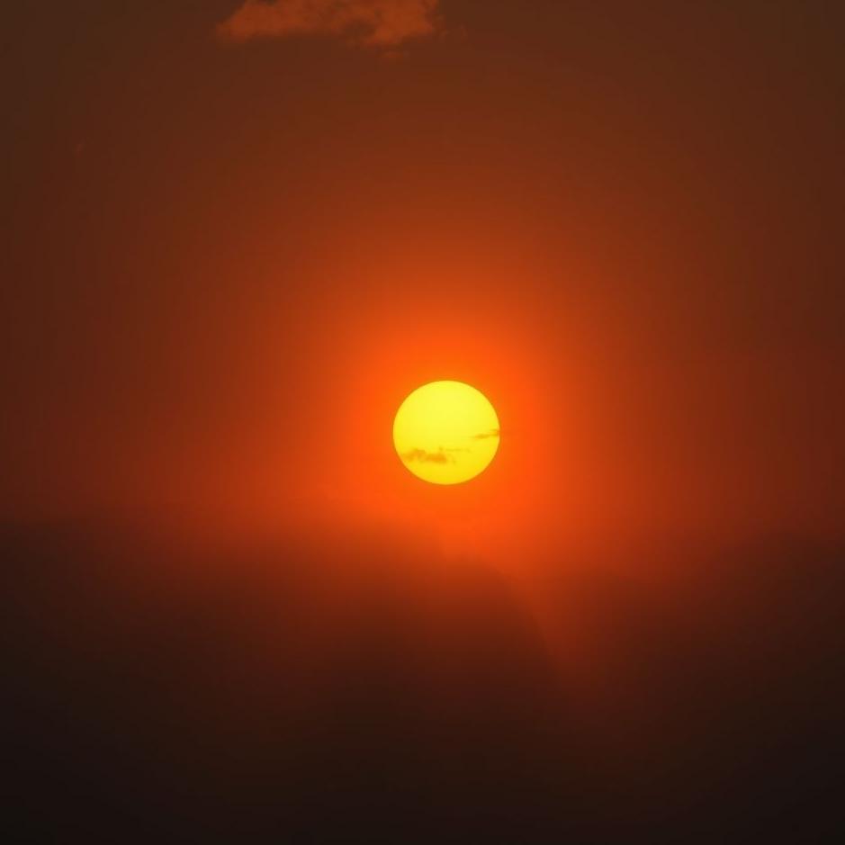 Dream : The sun dark in a dream