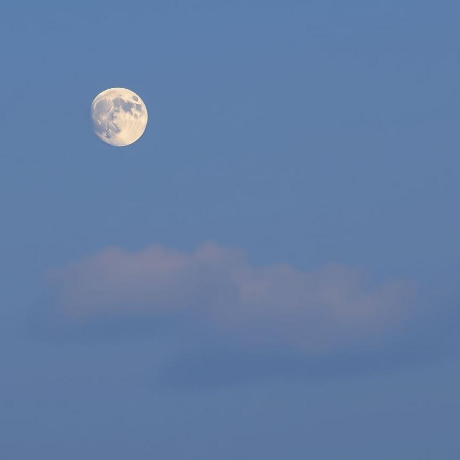 Dream : Two half moons in a dream