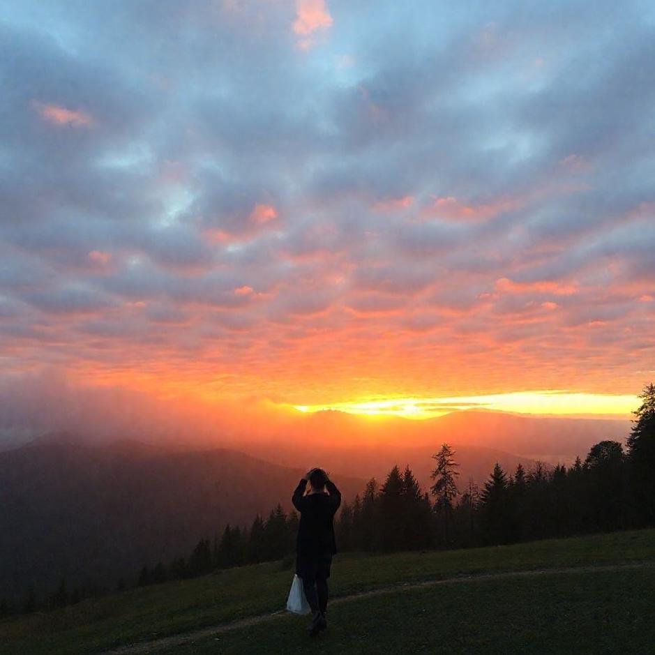 Dream : Warming up standing in the dream