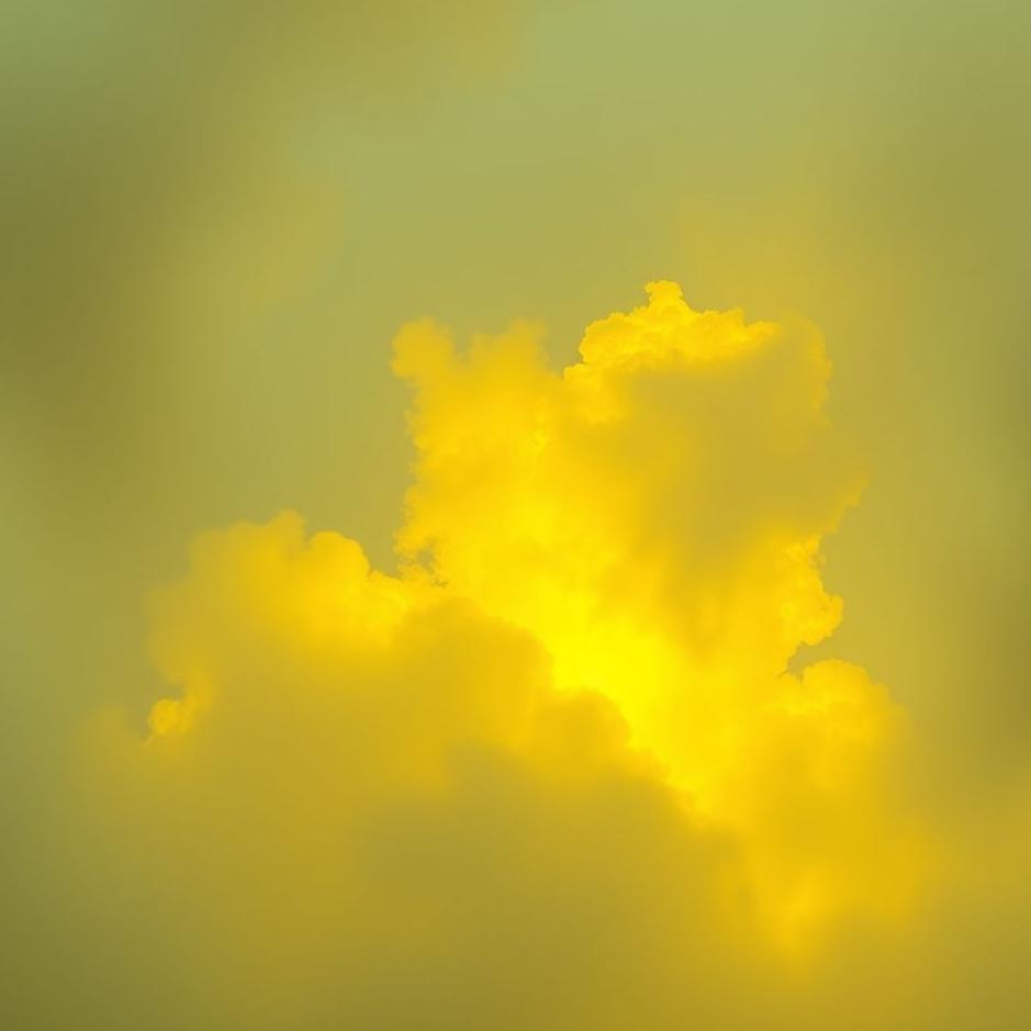 Dream : Yellow discharge in a dream